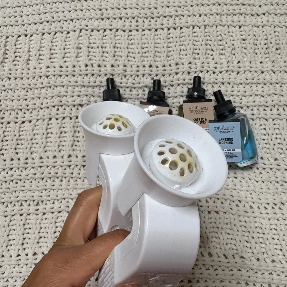 Wallflower Scented Oil Set with White Plug-Ins - Picture 3 of 4